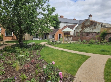 This garden design uses lots of lovely curves! This garden design uses lots of lovely curves!